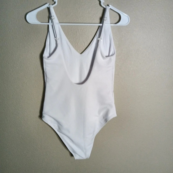 Beach Riot Reese White One Piece Swimsuit Scoop Neck M NWT - Picture 4 of 11